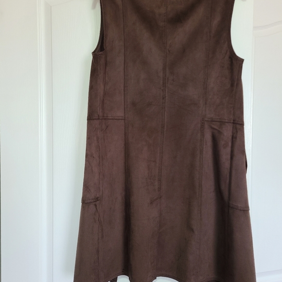Long Sleeveless Faux Suede Vest - Picture 8 of 9